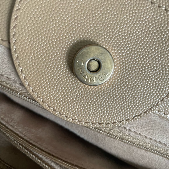 CHANEL DEAUVILLE TOTE - Picture 7 of 16